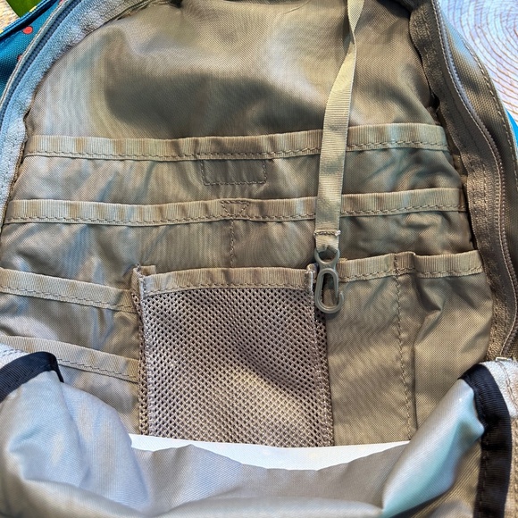 THE NORTH FACE "ISABELLA" POLKA-DOT BACKPACK - Picture 3 of 4